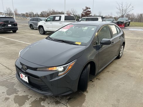 Certified 2024 Toyota Corolla LE image 3