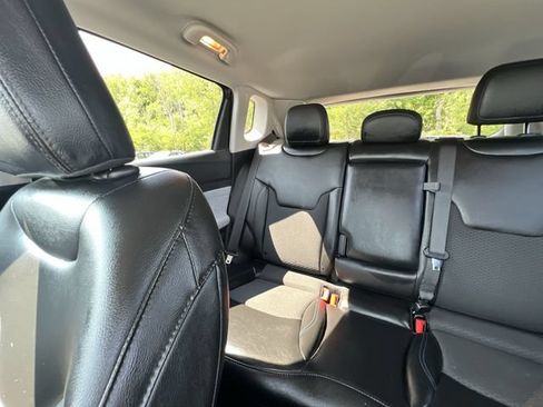 Used 2022 Jeep Compass Latitude w/ Convenience Group AWD/4WD image 13