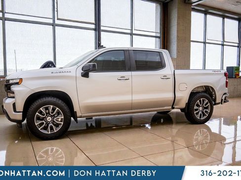 Used 2021 Chevrolet Silverado 1500 RST image 2