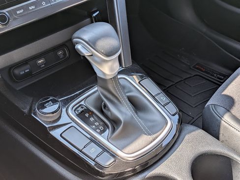 Used 2024 Kia Seltos S FWD image 27