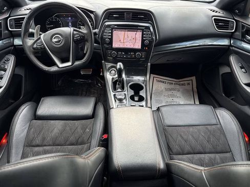 Used 2023 Nissan Maxima SR w/ Sport Mat Group FWD image 10