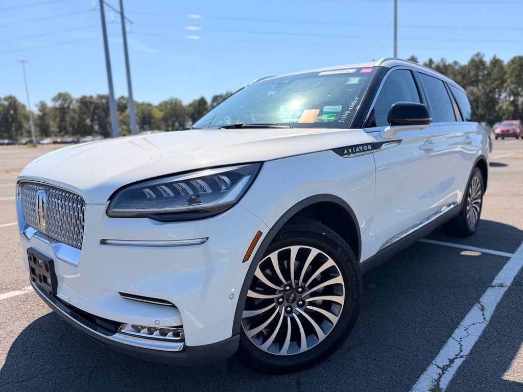 Used 2020 Lincoln Aviator Reserve w/ Equipment Group 201A AWD/4WD image 2