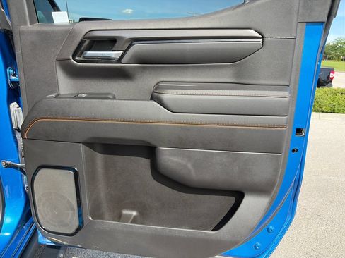 Used 2023 GMC Sierra 1500 AT4 w/ AT4 Premium Package AWD/4WD image 32
