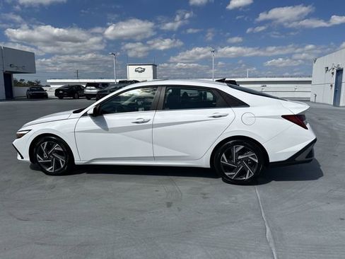 Used 2025 Hyundai Elantra SEL image 34