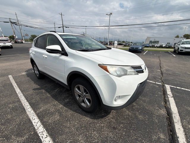 Used 2015 Toyota RAV4 XLE AWD/4WD image 2