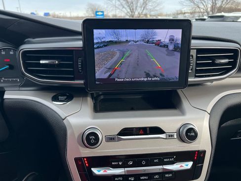 Used 2023 Ford Explorer XLT w/ Equipment Group 202A image 39