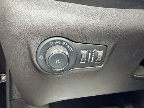 Used 2022 Jeep Compass Latitude AWD/4WD image 16