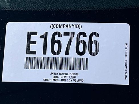 Used 2016 INFINITI Q70 3.7 AWD/4WD image 2
