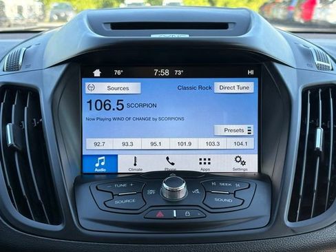 Used 2016 Ford Escape SE w/ Equipment Group 201A FWD image 18