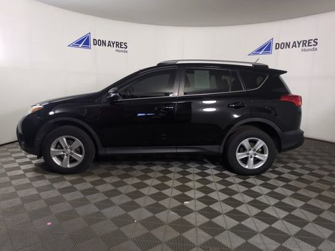 Used 2014 Toyota RAV4 XLE AWD/4WD image 2
