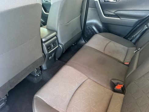 Used 2025 Toyota RAV4 XLE AWD/4WD image 14