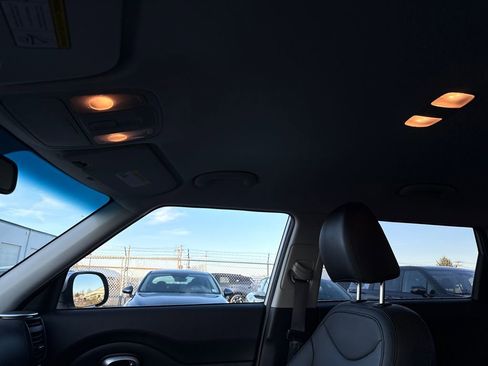 Used 2016 Kia Soul ! image 29