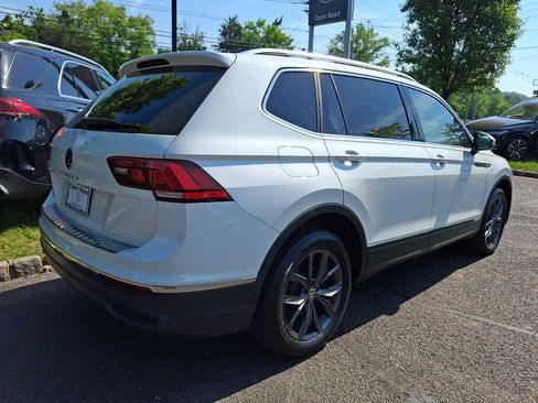 Used 2023 Volkswagen Tiguan SE w/ Panoramic Sunroof Package FWD image 6