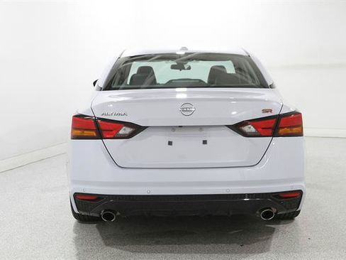 Used 2024 Nissan Altima 2.5 SR FWD image 18