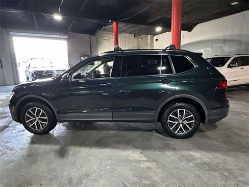 Used 2019 Volkswagen Tiguan SE w/ Panoramic Sunroof Package image 7