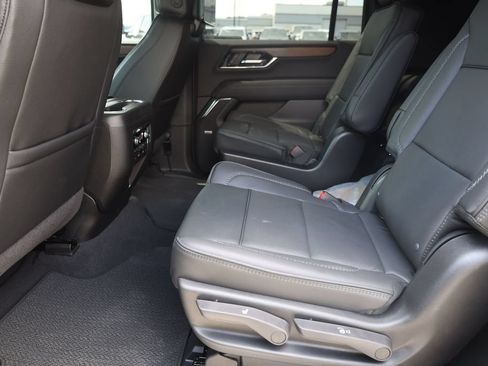 Used 2026 GMC Yukon XL Denali w/ Denali Reserve Package AWD/4WD image 18