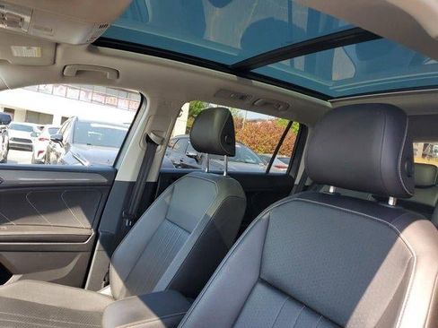 Used 2022 Volkswagen Tiguan SE AWD/4WD image 17