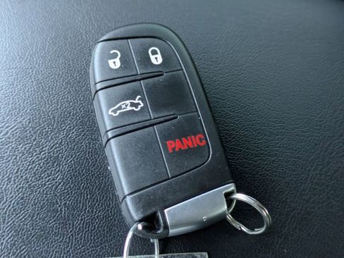 Used 2022 Dodge Challenger R/T Scat Pack w/ Dynamics Package image 31