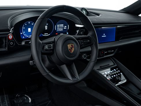 Certified 2025 Porsche Macan Electric image 13