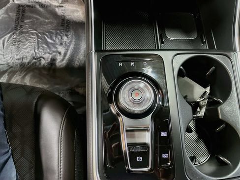 Used 2026 Kia Carnival EX FWD image 17