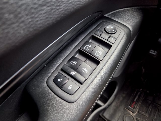 Used 2022 Dodge Durango SXT w/ Anodized Platinum Package RWD image 21