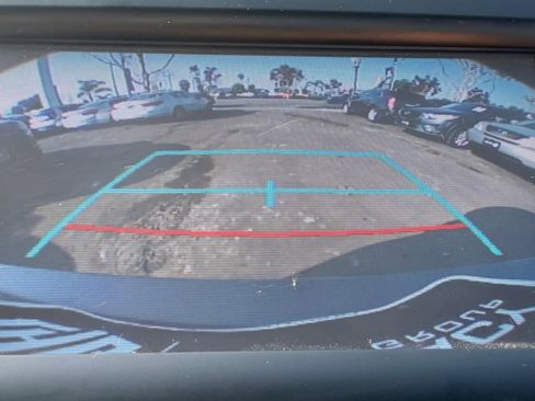 Used 2017 Toyota Camry SE image 21