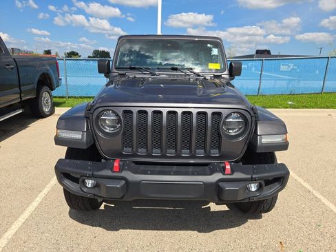 Used 2019 Jeep Wrangler Unlimited Sahara w/ Quick Order Package 24M Moab AWD/4WD image 2