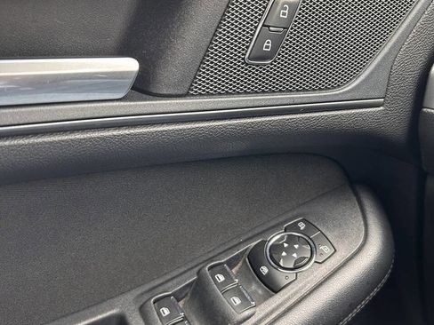 Used 2019 Ford Edge SE FWD image 25