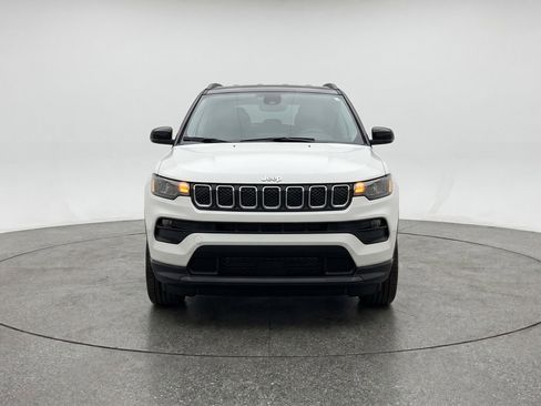 Used 2025 Jeep Compass Limited image 2