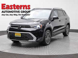 Used 2025 Volkswagen Taos SE FWD video 1