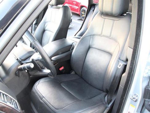 Used 2020 Land Rover Range Rover HSE image 19