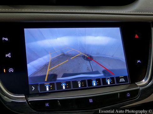 Used 2020 Cadillac XT6 Premium Luxury image 18