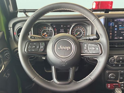 Used 2025 Jeep Gladiator Rubicon w/ Steel Bumper Group AWD/4WD image 28