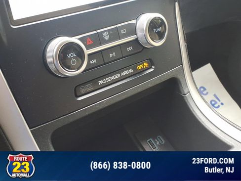 Certified 2024 Ford Edge SEL w/ Convenience Package AWD/4WD image 18
