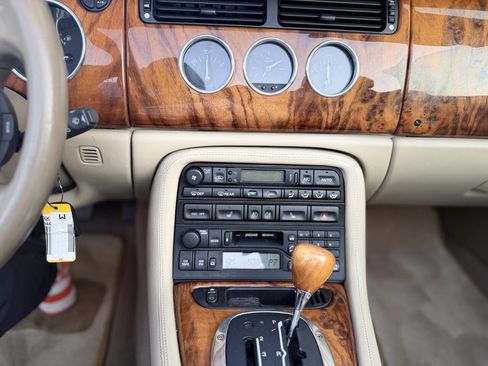 Used 2005 Jaguar XK8 Convertible RWD image 15