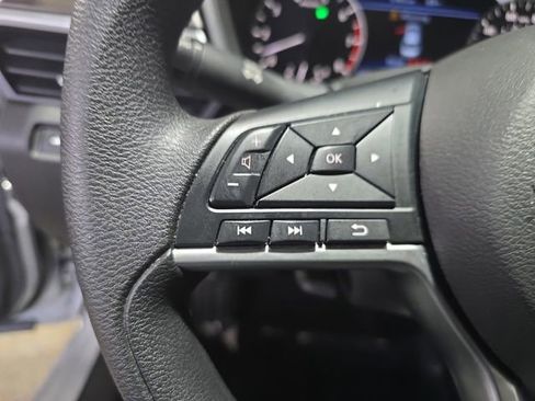 Used 2024 Nissan Altima 2.5 SV image 16