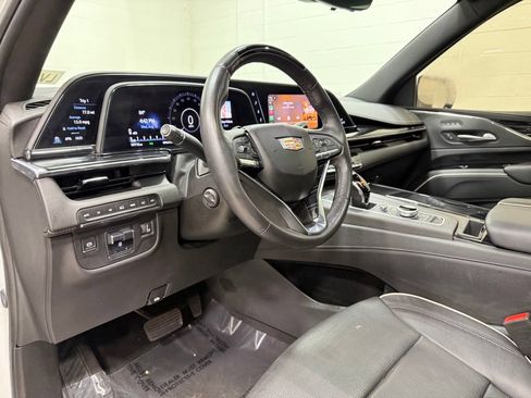 Used 2024 Cadillac Escalade ESV Sport w/ Touring Package AWD/4WD image 38