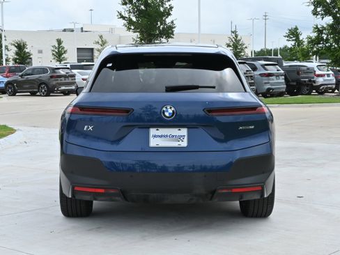 Used 2023 BMW iX xDrive50 w/ Premium Package AWD/4WD image 8