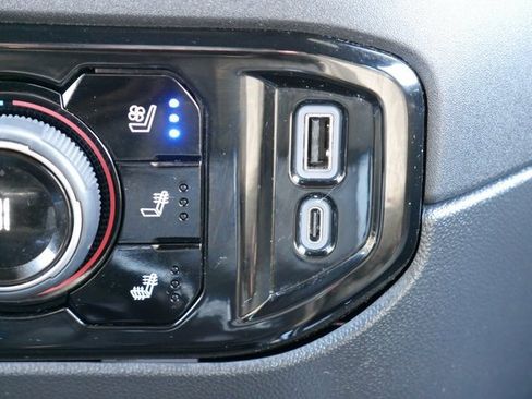 Used 2023 Chevrolet Silverado 1500 ZR2 w/ Technology Package image 26