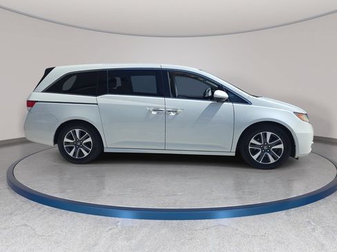 Used 2017 Honda Odyssey Touring image 5