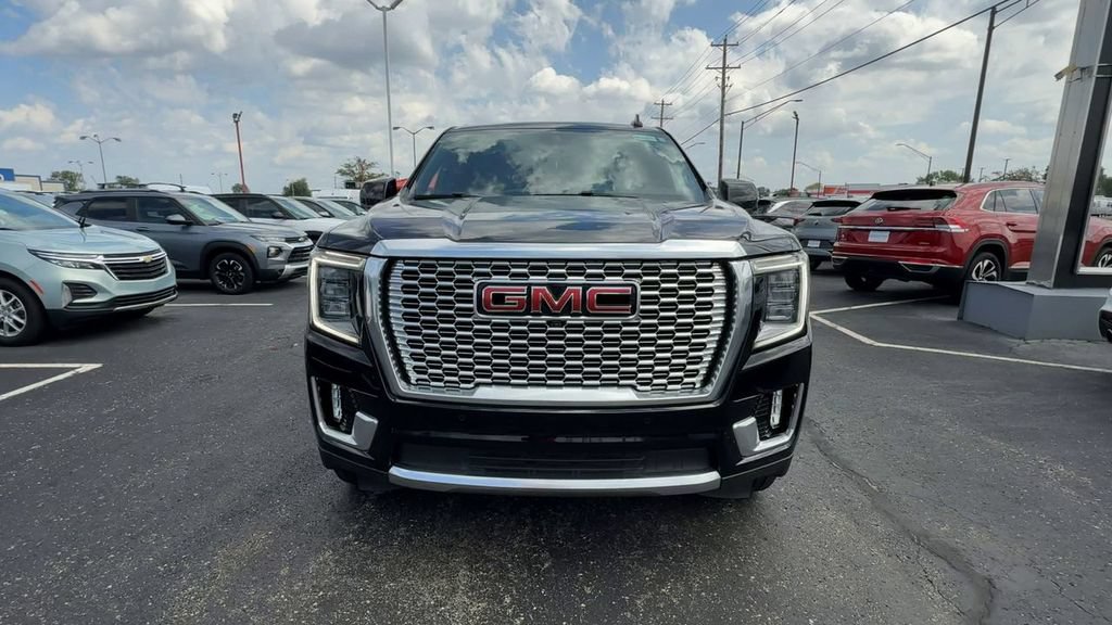 Used 2023 GMC Yukon Denali AWD/4WD image 3