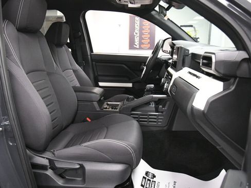 Used 2024 Toyota Tacoma TRD Off-Road AWD/4WD image 32
