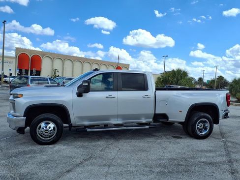Used 2022 Chevrolet Silverado 3500 LT w/ Convenience Package image 4