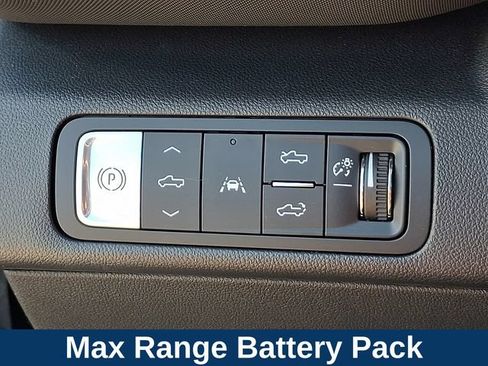 Used 2025 Chevrolet Silverado EV RST AWD/4WD image 9