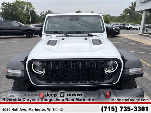 Used 2024 Jeep Wrangler Unlimited Rubicon w/ Technology Group image 3