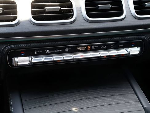 Certified 2022 Mercedes-Benz GLS 450 4MATIC image 26