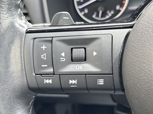 Used 2023 Nissan Rogue SV w/ SV Premium B Package AWD/4WD image 19
