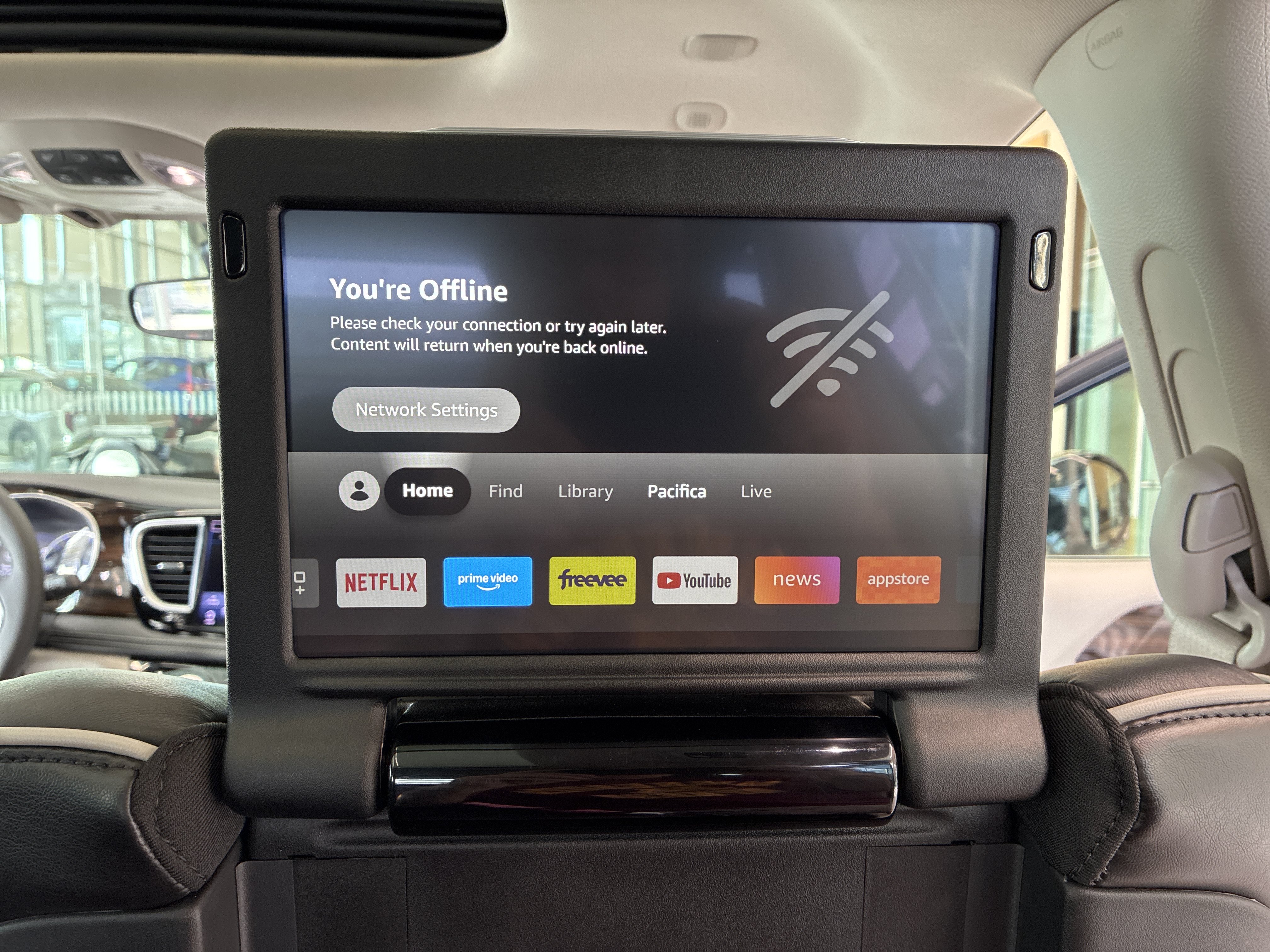 Certified 2023 Chrysler Pacifica Limited w/ Uconnect Theater Family Group AWD/4WD image 17