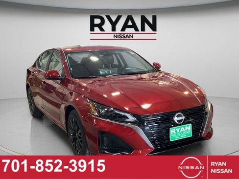 New 2026 Nissan Altima 2.5 SV w/ SV Special Edition Package AWD/4WD image 2