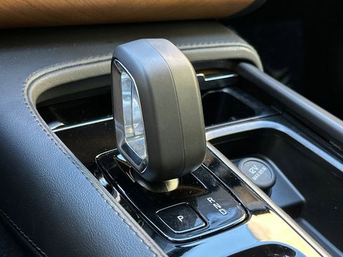 Used 2024 Volvo XC90 T8 Plus image 26